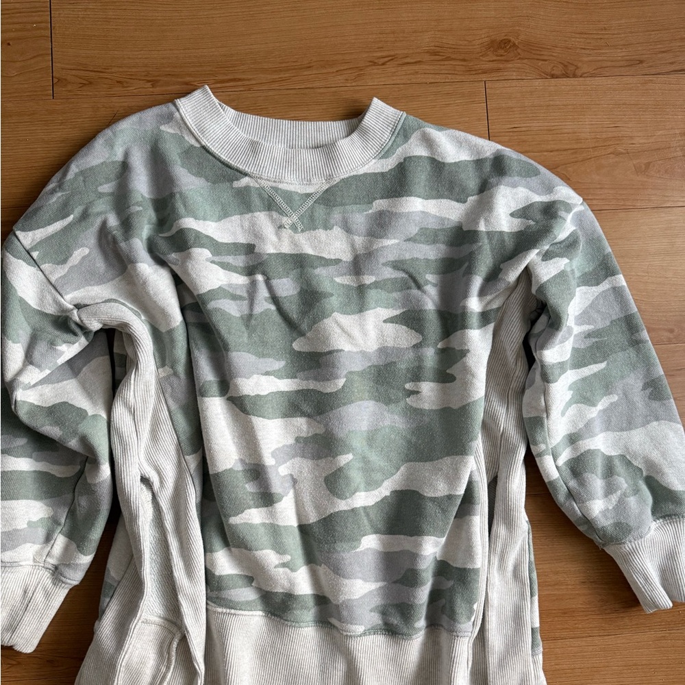 Aerie camo crewneck medium